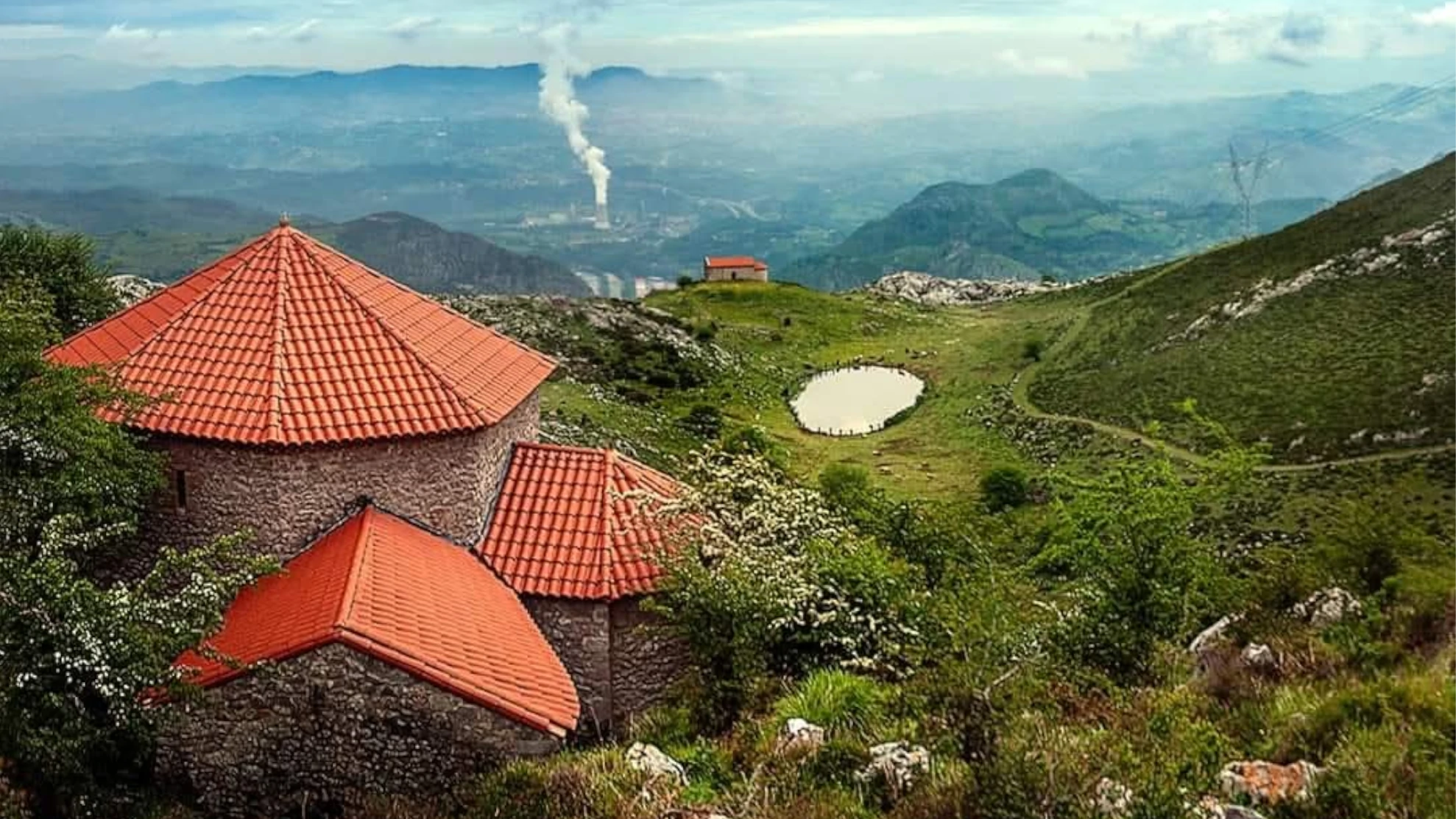 Lee más sobre el artículo Capillas de Santiago, cosas que hacer cerca del Restaurante Angleiru
